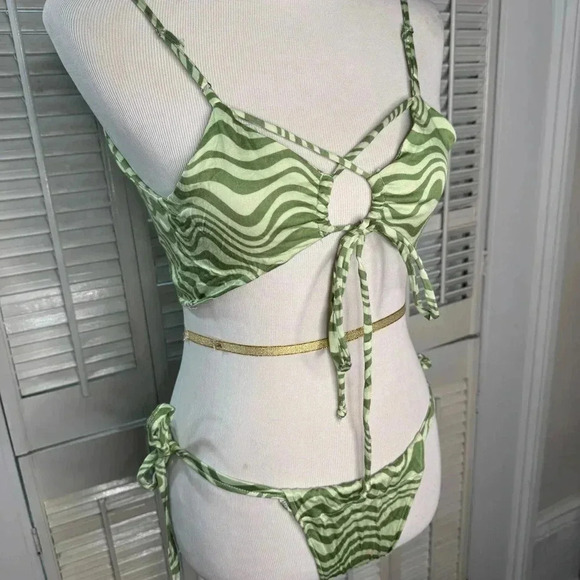 Upcycled Bra and panty bikini set with coverup skirt - Picture 4 of 5